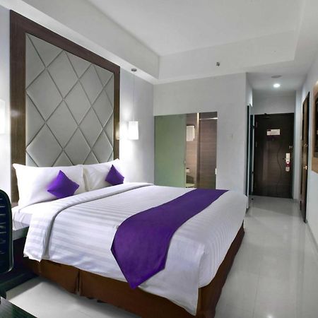 Quest Hotel Balikpapan By Aston Esterno foto