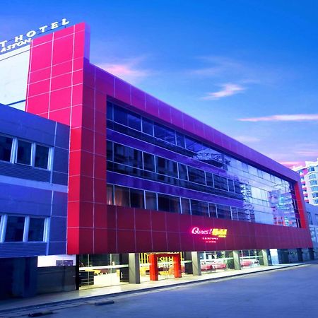 Quest Hotel Balikpapan By Aston Esterno foto