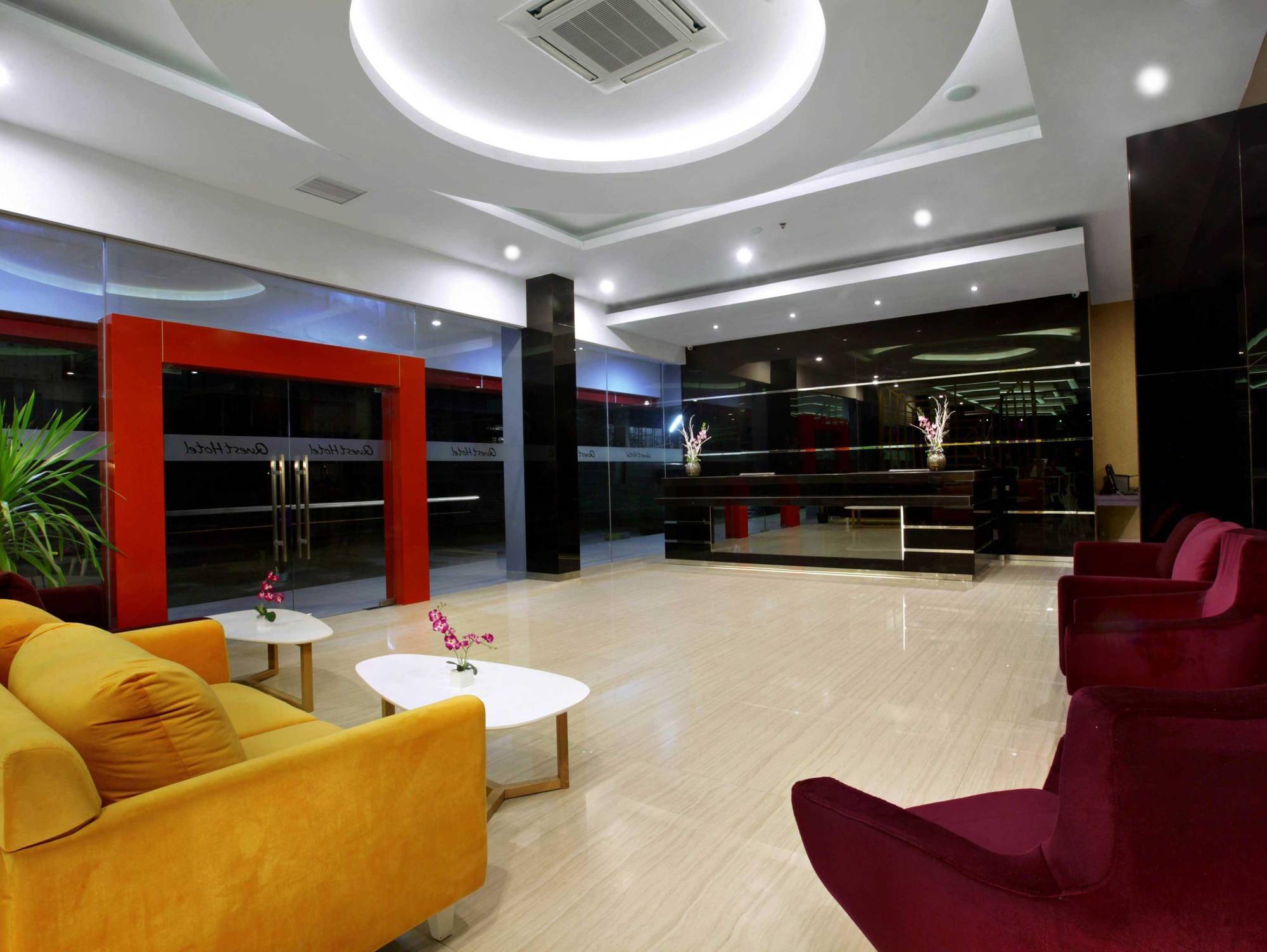 Quest Hotel Balikpapan By Aston Esterno foto