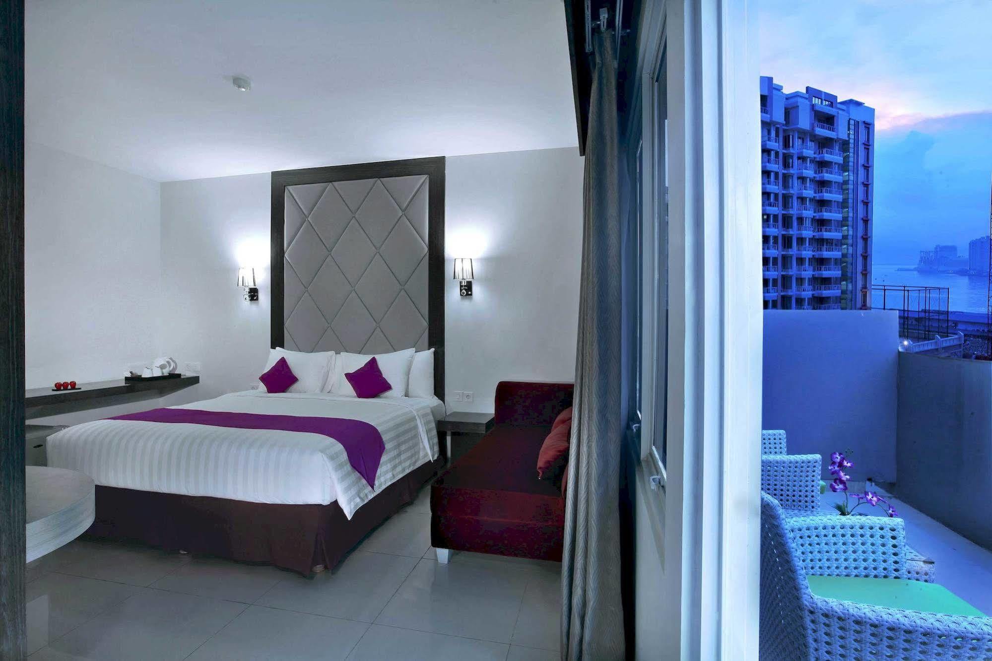 Quest Hotel Balikpapan By Aston Esterno foto