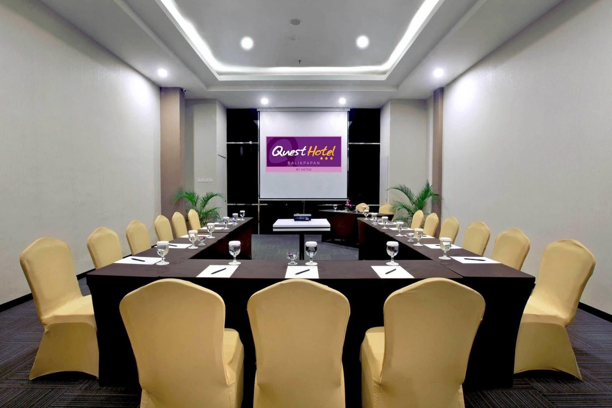 Quest Hotel Balikpapan By Aston Esterno foto