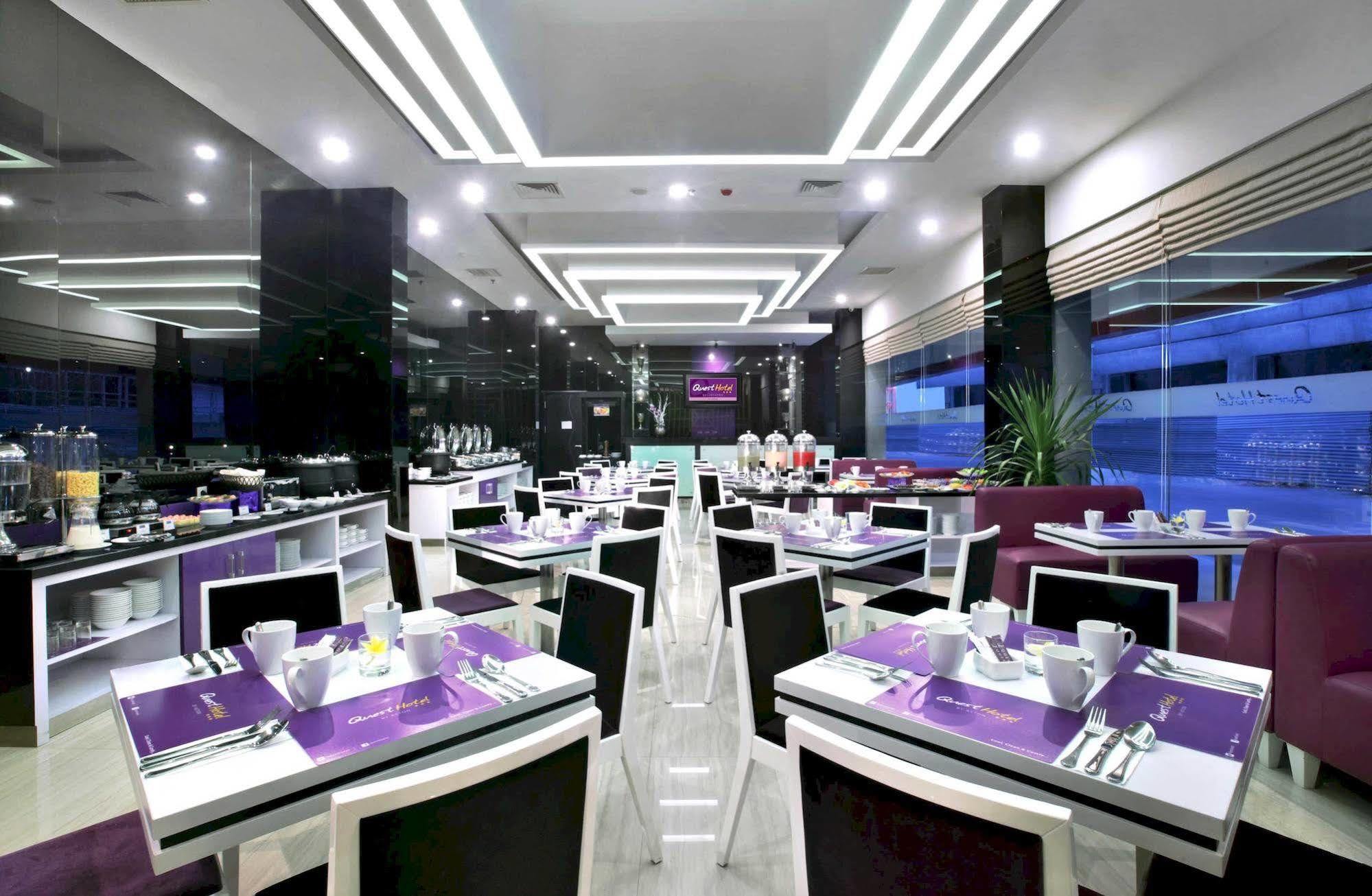 Quest Hotel Balikpapan By Aston Esterno foto